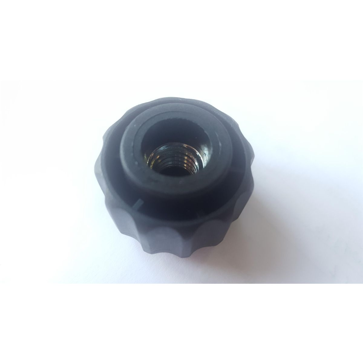 МУТЕР М10 ПЛАСТИЧЕН ЗА МАШИНА ЗА ПЛОЧКИ СИГМА 1086